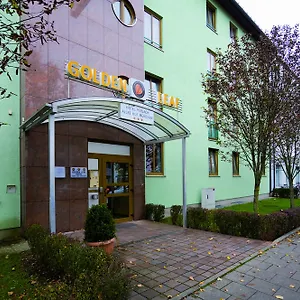 Perlach Allee By Blattl München