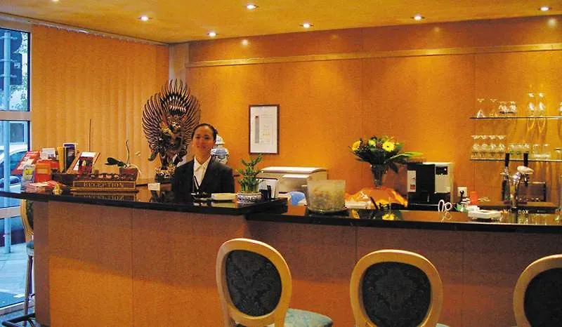 ***  Rugs Hotel Duesseldorf Almanya