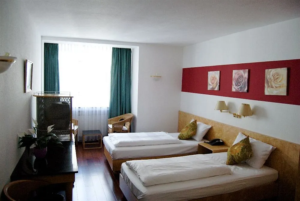 ***  Rugs Hotel Duesseldorf Almanya