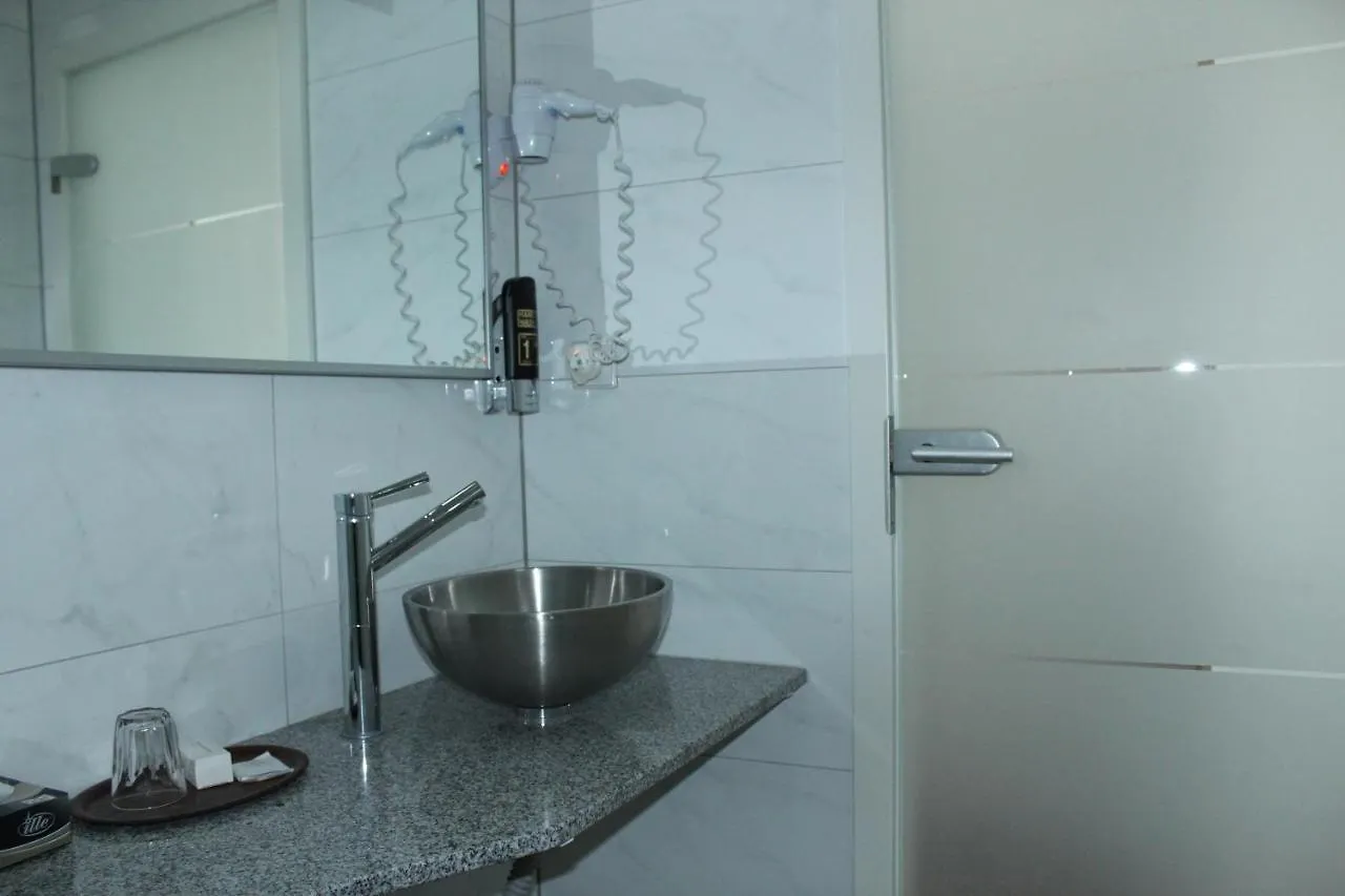 Rugs Hotel Duesseldorf Ντίσελντορφ
